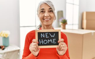 avantages et inconvénients d'acheter ou louer un appartement à 70 ans