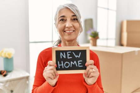 avantages et inconvénients d'acheter ou louer un appartement à 70 ans